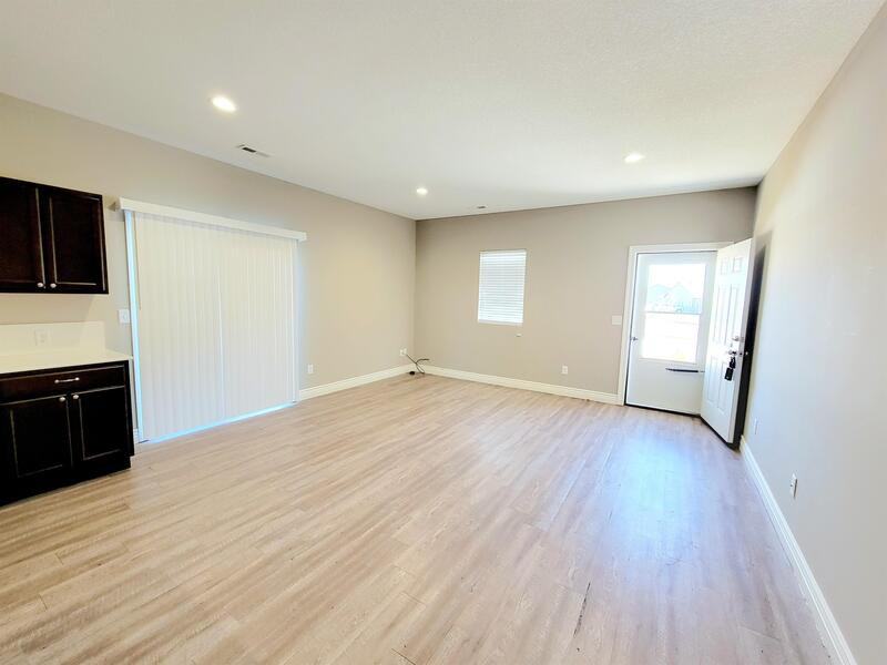 5513 S Victoria St - Photo 2 of 23