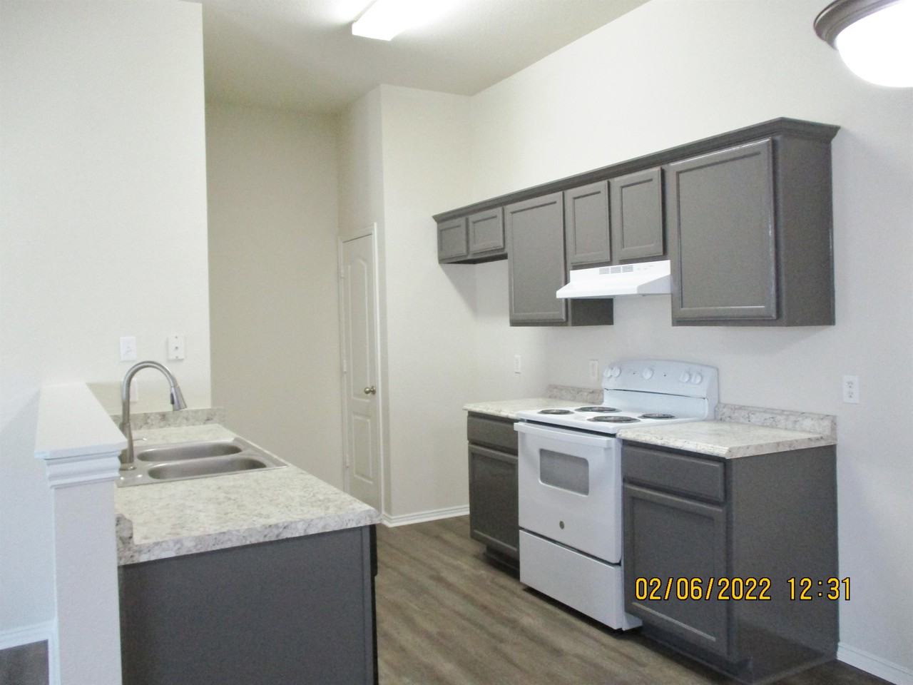 11901 Metmora Ct #11901 - Photo 4 of 12