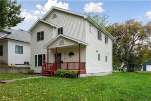 featured image of 1427 Morgan Ave N #0