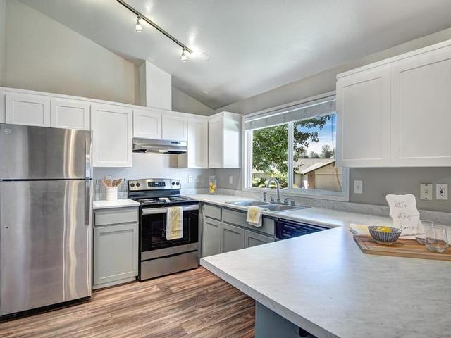 509 Valley Ave Ne - Photo 4 of 37