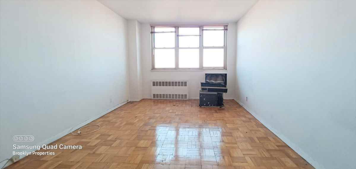 Cortelyou Rd & Ocean Parkway Service Rd ##E