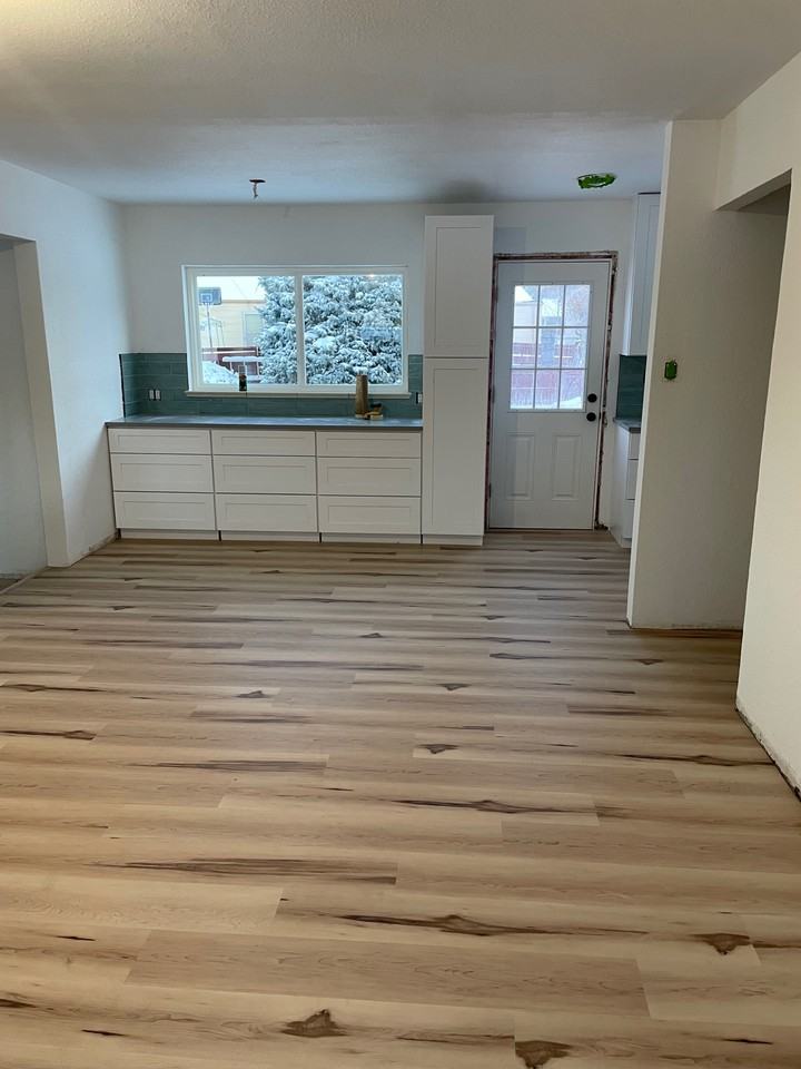 5262 E Dartmouth Ave