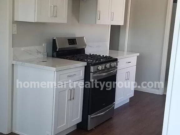 1533 W 221st St - Photo 3 of 7