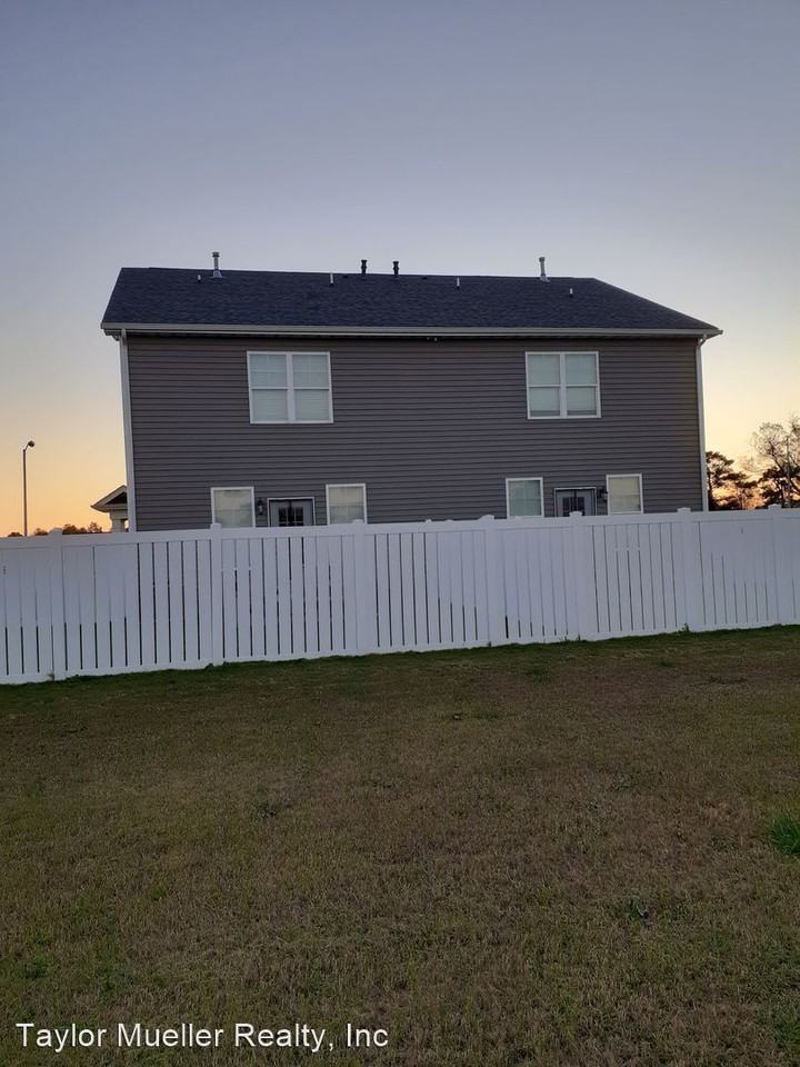 114 Spinnaker St #B - Photo 2 of 2