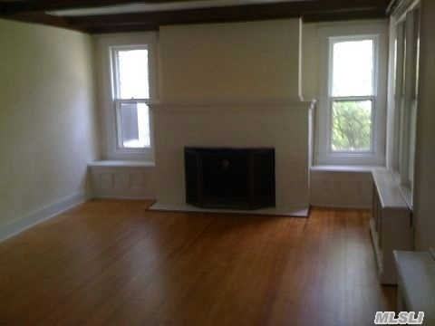 141 Hewlett Ave - Photo 3 of 12