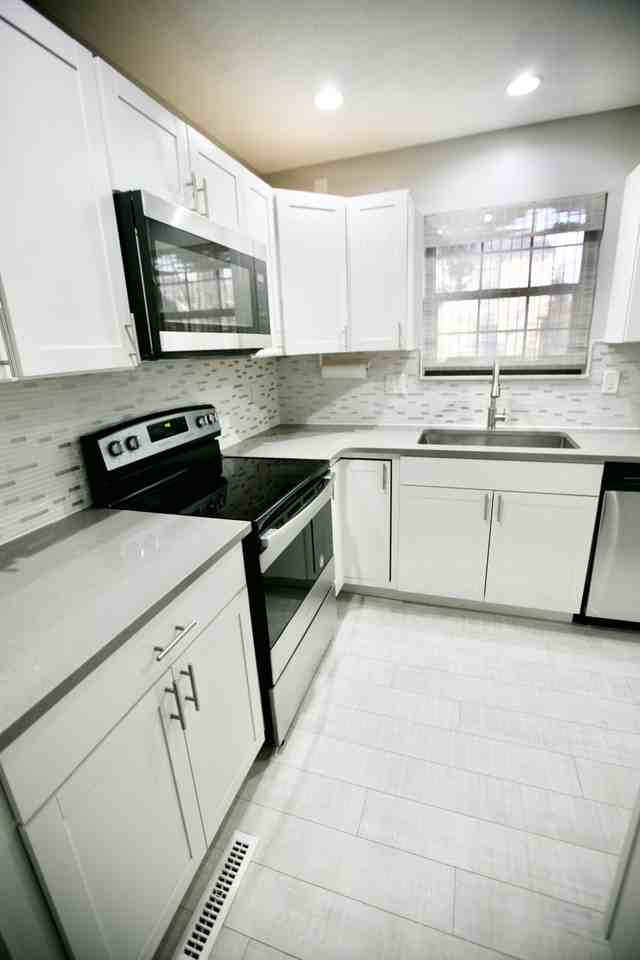 2781 Windridge Dr - Photo 2 of 29