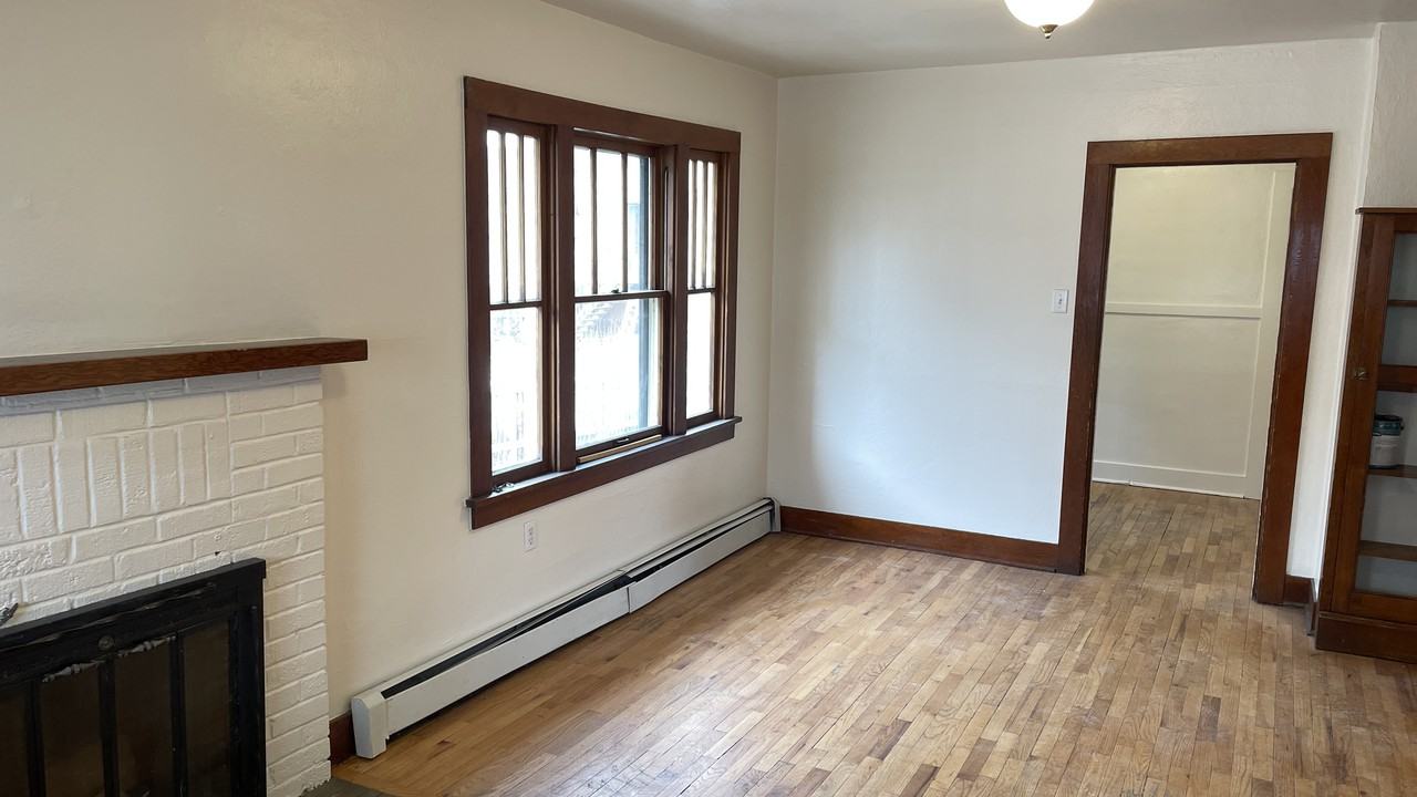 931 Grandview Ave - Photo 2 of 10