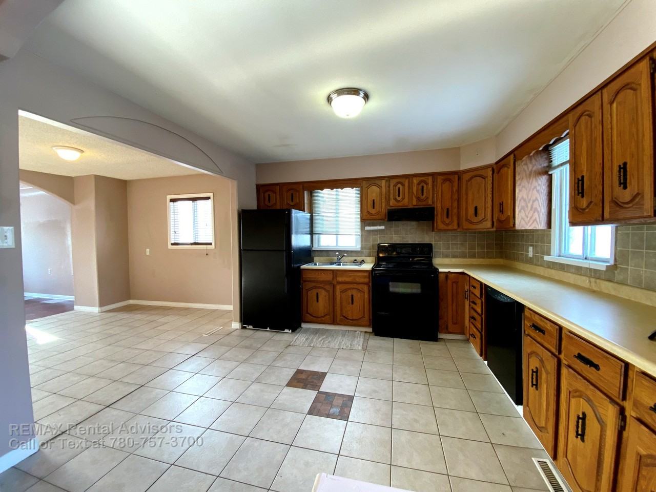 15416 94a Ave Nw - Photo 2 of 21