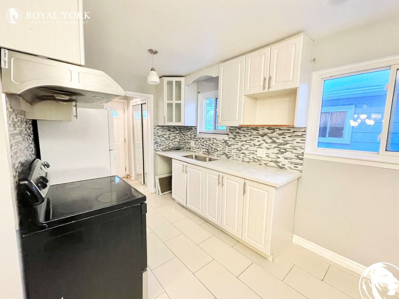 322 Burrows Hall Blvd #1 - Photo 3 of 18