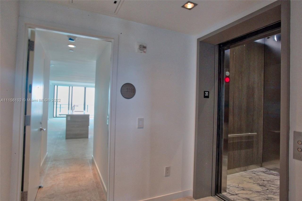 NE 32nd St & Biscayne Blvd - Photo 2 of 8