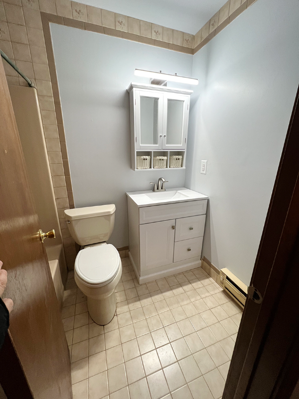 190 Stirling Ct - Photo 3 of 4