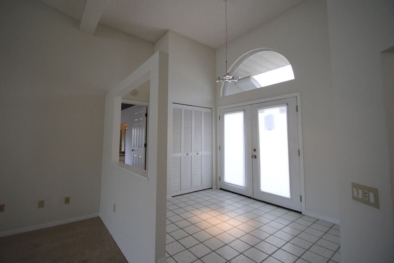 3102 Lakeside Cir - Photo 2 of 17