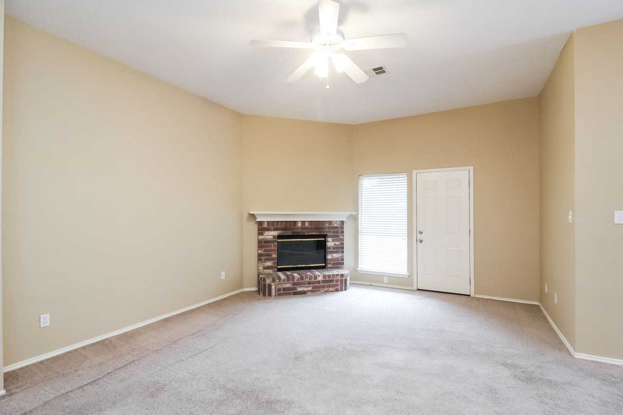 1730 Reynolds St - Photo 2 of 23