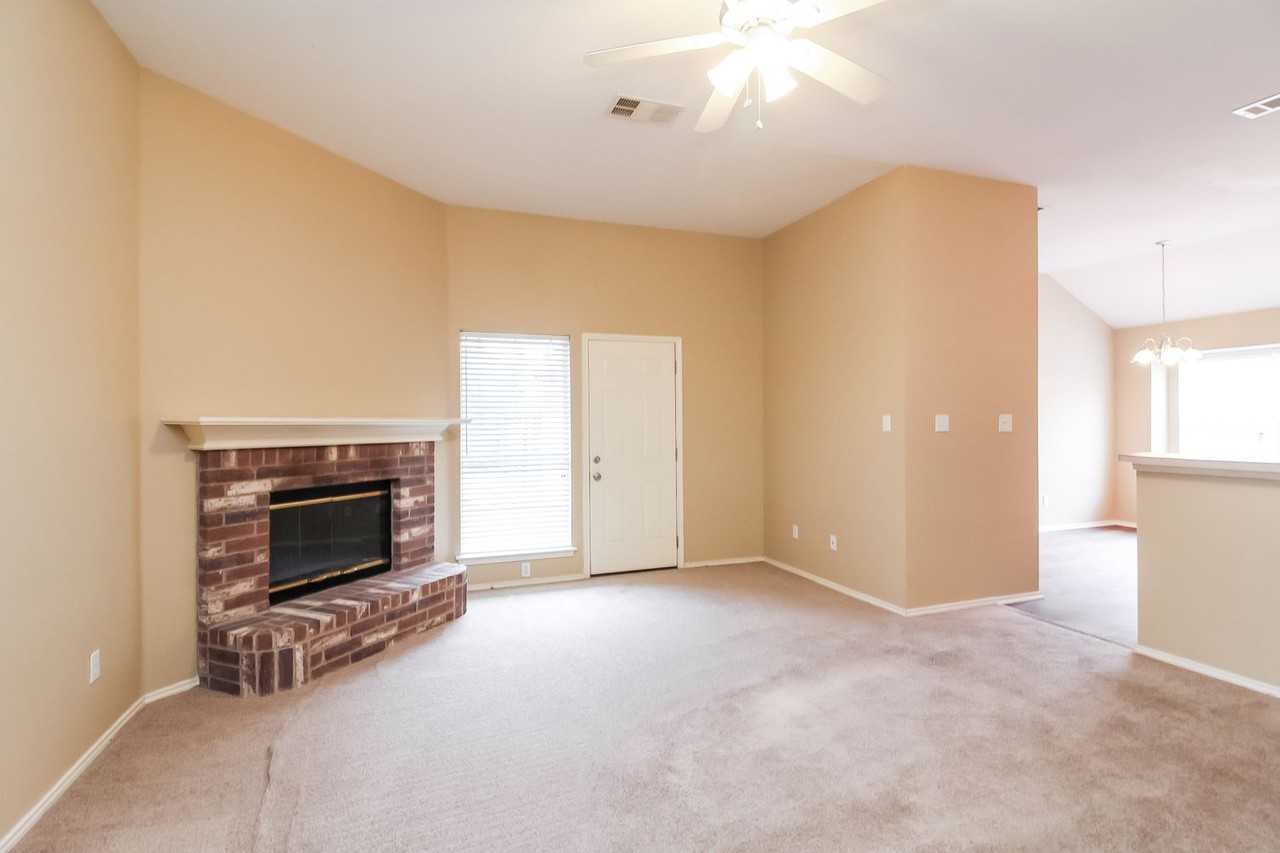 1730 Reynolds St - Photo 3 of 23