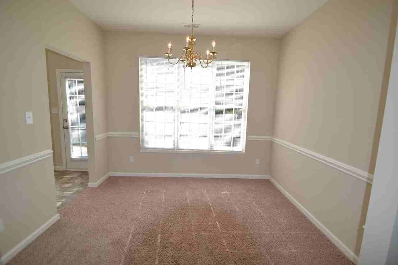 6625 Rose Point Ln - Photo 3 of 11