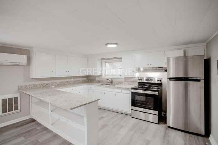 2965 Victory Cir - Photo 3 of 20