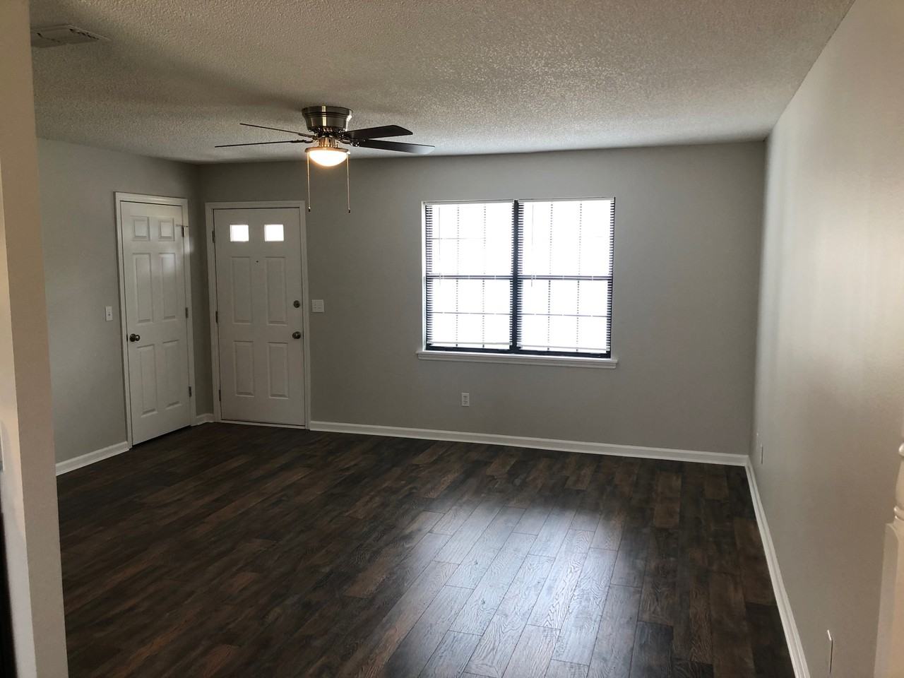 1563 Coombs Dr #1 - Photo 3 of 12