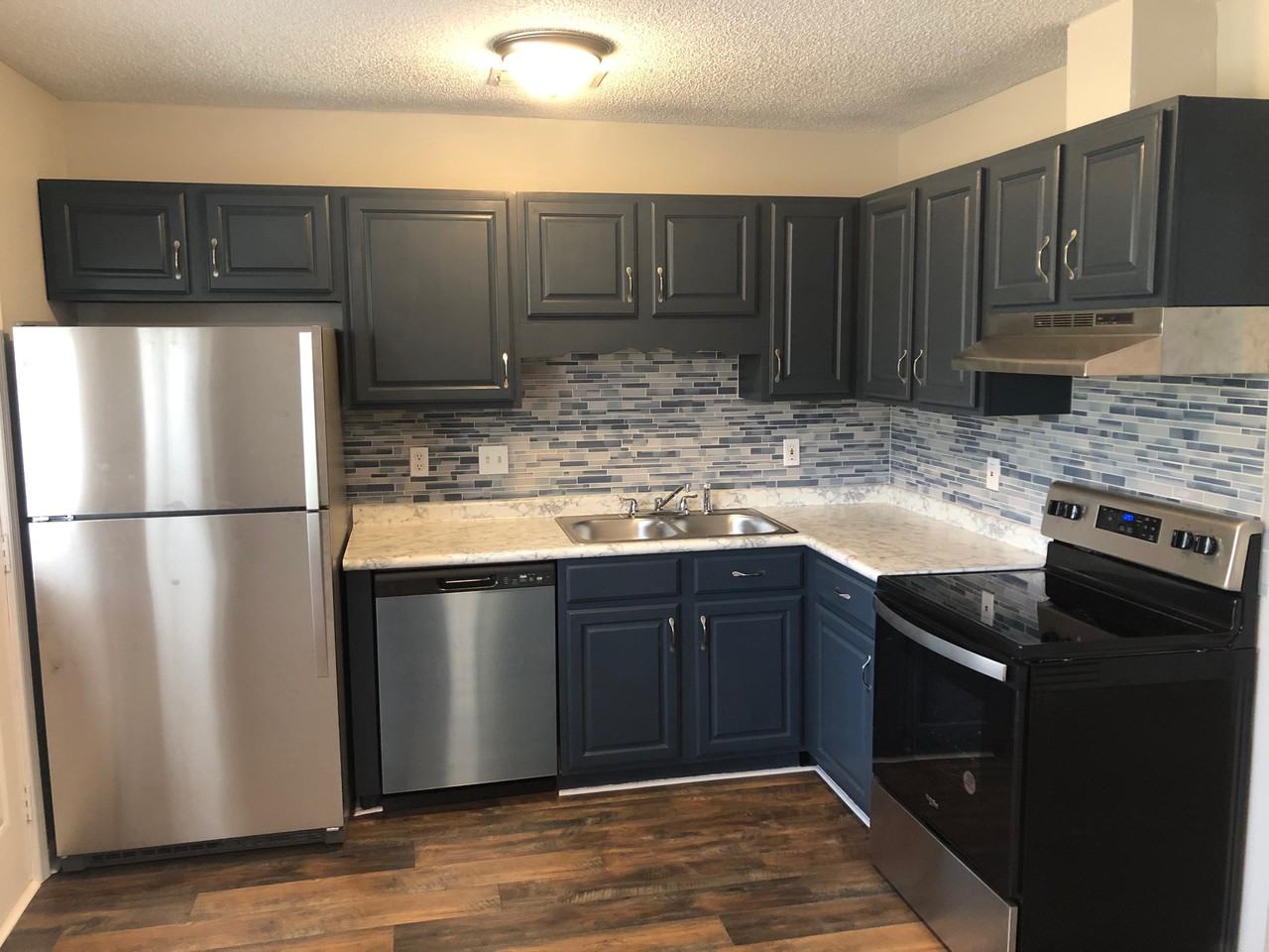 1563 Coombs Dr #1 - Photo 4 of 12