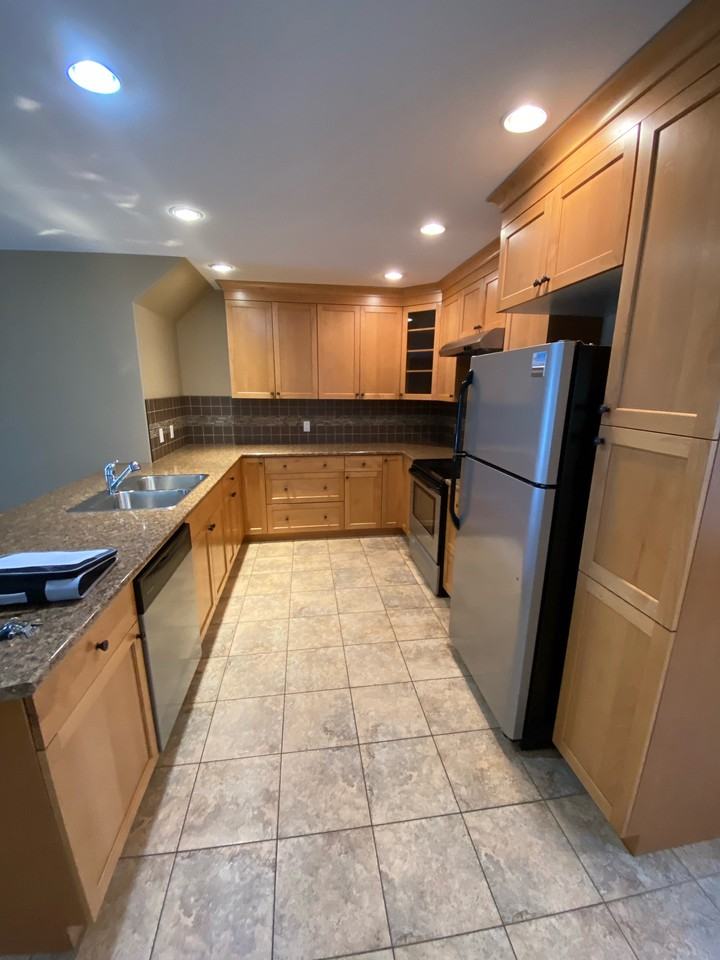 11720 102 St #11720 - Photo 5 of 21