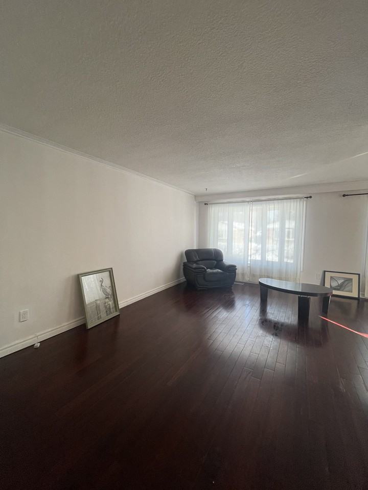 56 Hiscock Boulevard - Photo 2 of 9