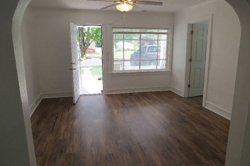 203 S Maple St - Photo 2 of 22