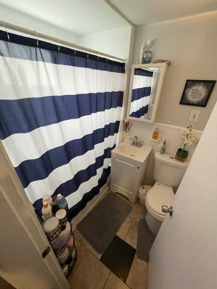 963 Winthrop Ave #1 - Photo 5 of 7