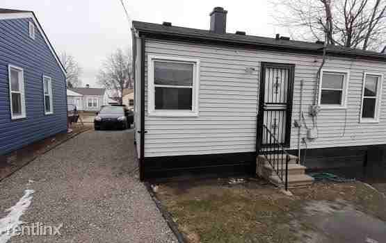 22819 Nagel St - Photo 2 of 10