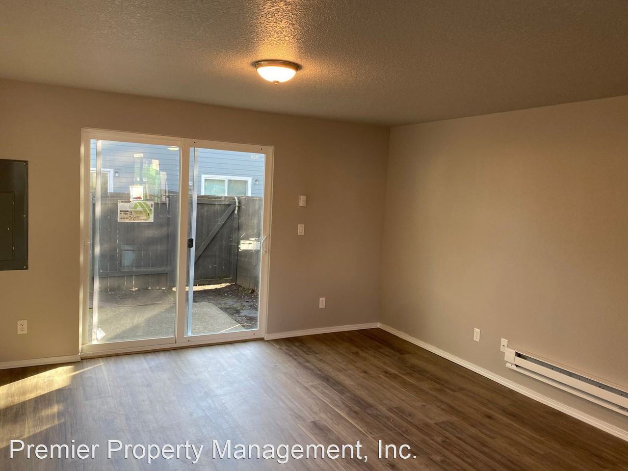 1017 W 21st St - Photo 3 of 13