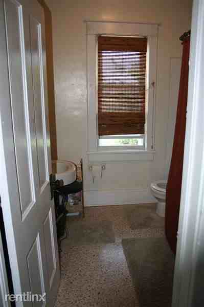 309 Chicago Ave - Photo 2 of 13