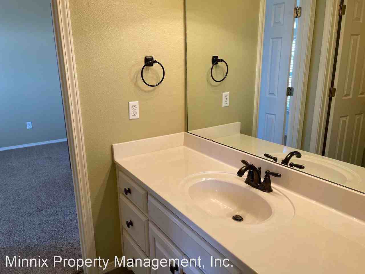 315 Arrowhead Pt - Photo 3 of 50
