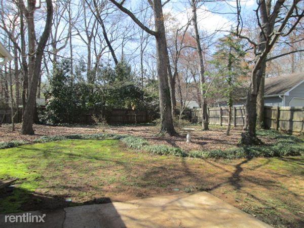 1109 Monticello St - Photo 3 of 9