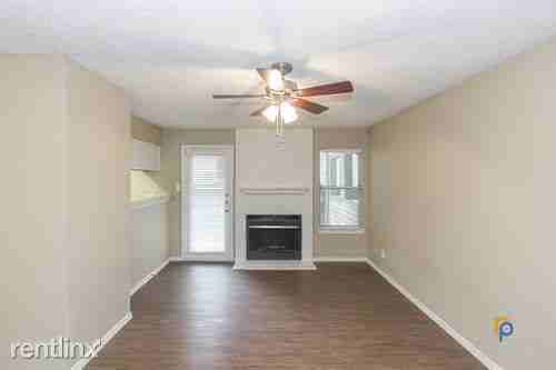 Addison - Photo 2 of 5