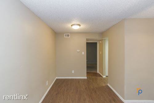 Addison - Photo 3 of 5