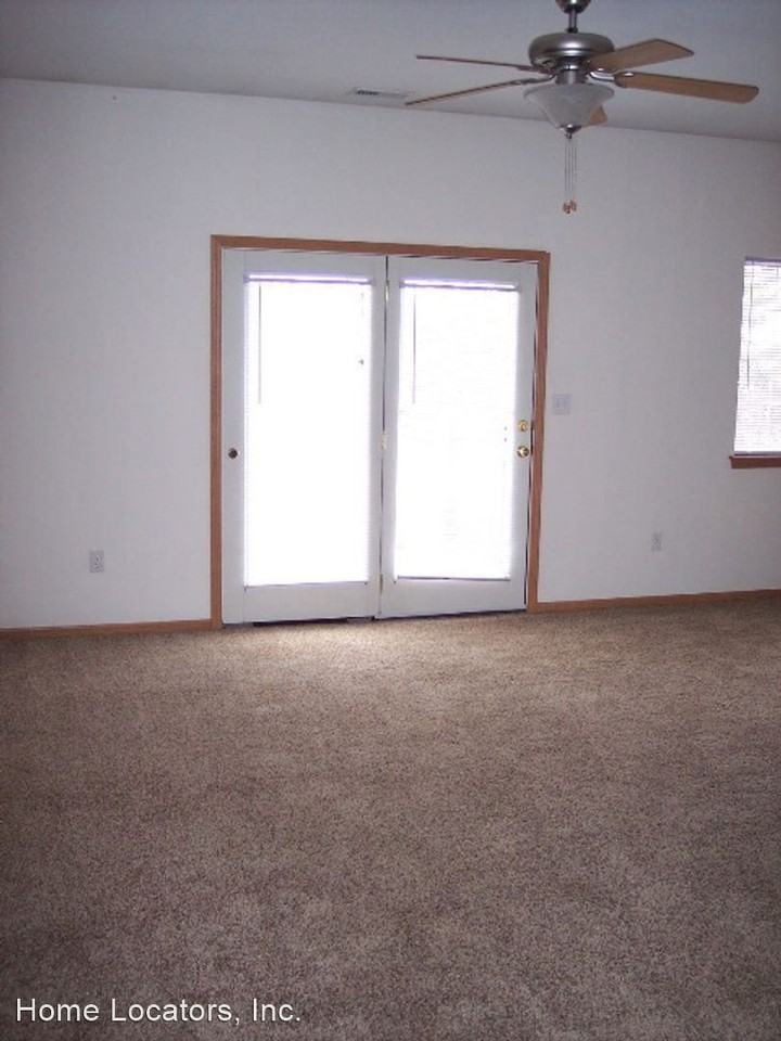 1515 Park Ave - Photo 2 of 8