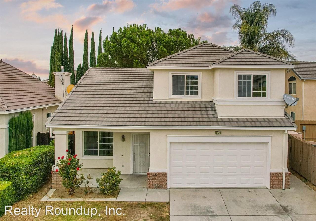 1725 Countrywood Ln - Photo 3 of 21