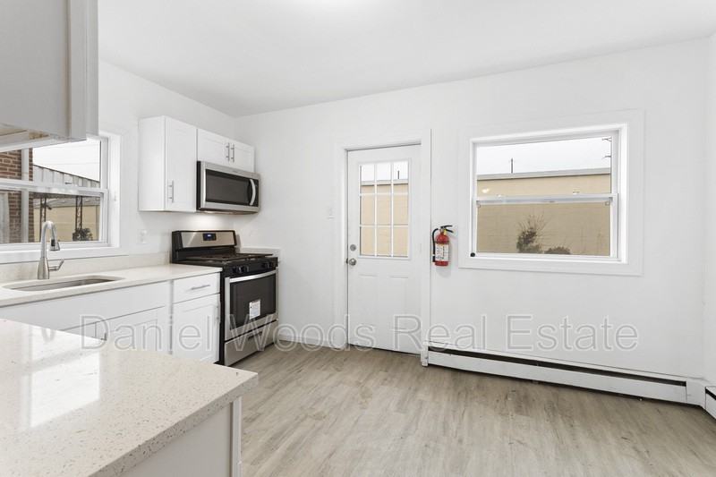 724 Pusey Ave 1st Fl - Photo 2 of 8