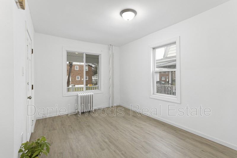 724 Pusey Ave 1st Fl - Photo 3 of 8
