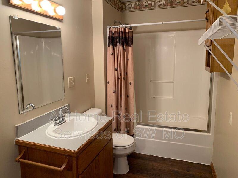 3516 S Linden Ave - Photo 6 of 15