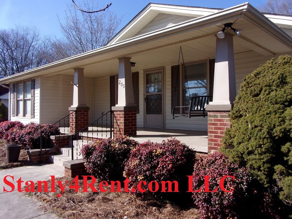 203 Union St - Photo 2 of 21