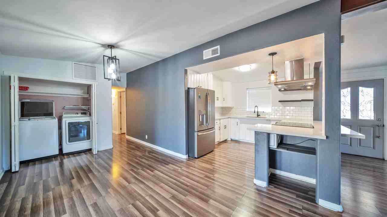 5434 E 5th St - Photo 2 of 25