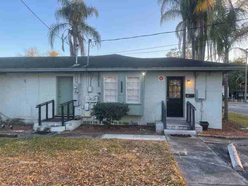 101 East Robertson Street - Photo 2 of 8