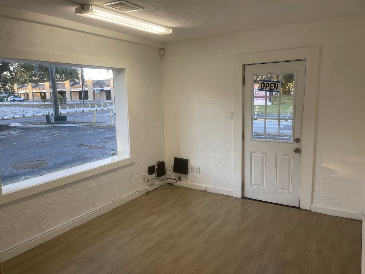 101 East Robertson Street - Photo 4 of 8