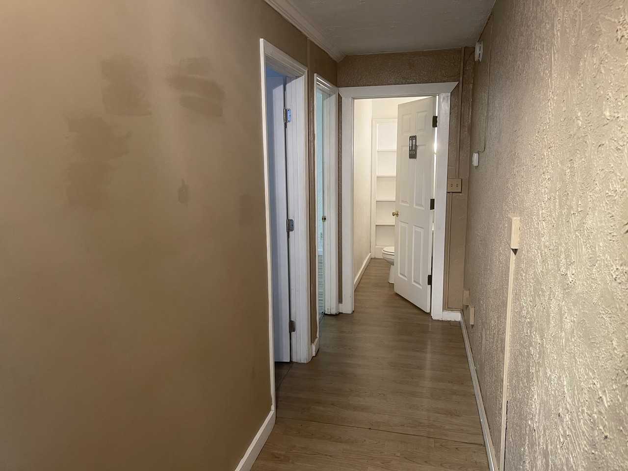 101 East Robertson Street - Photo 5 of 8