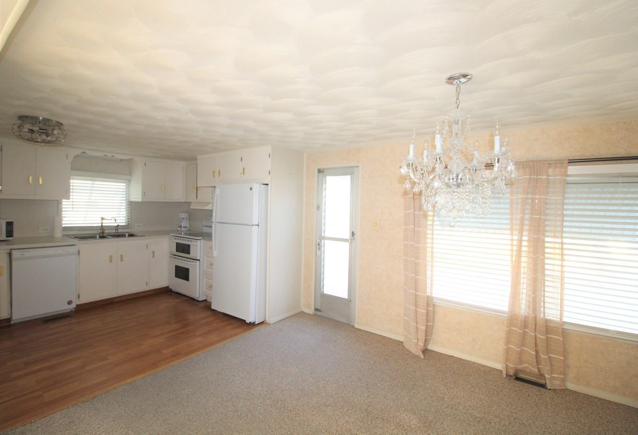 1106 41st Ave E - Photo 3 of 17