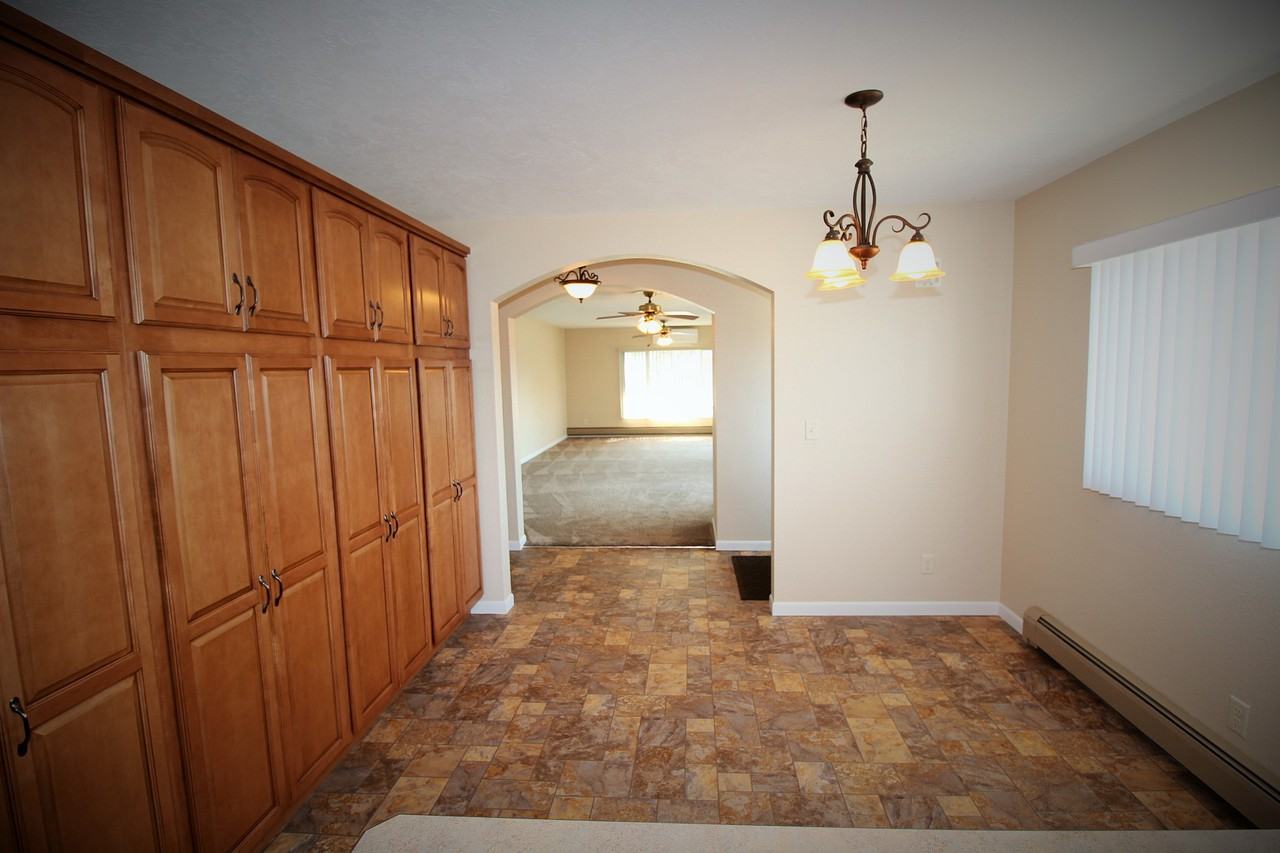 701 11Th Ave Ne - Photo 5 of 15