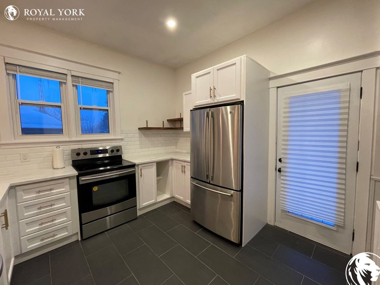 303 Wexford Ave S #1 - Photo 3 of 29