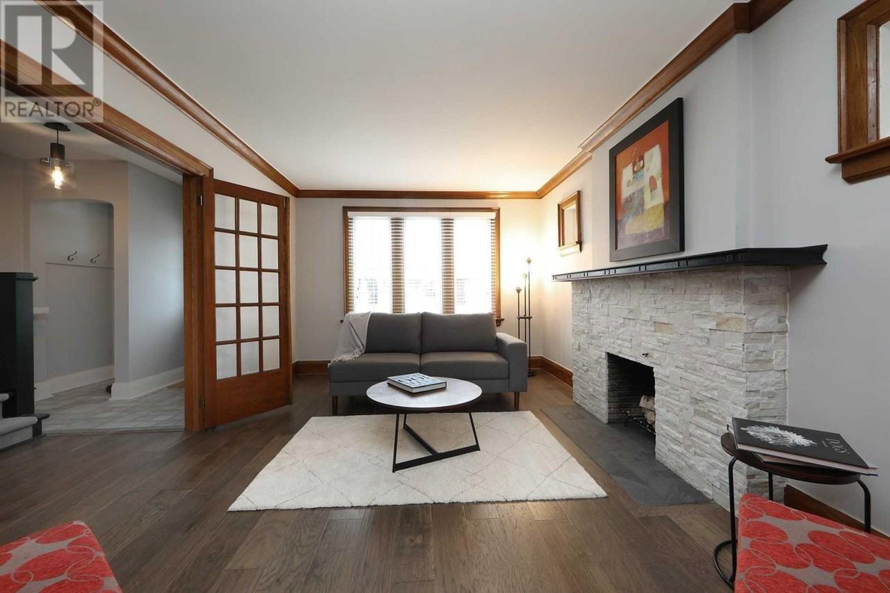 782 Coxwell Ave - Photo 2 of 39