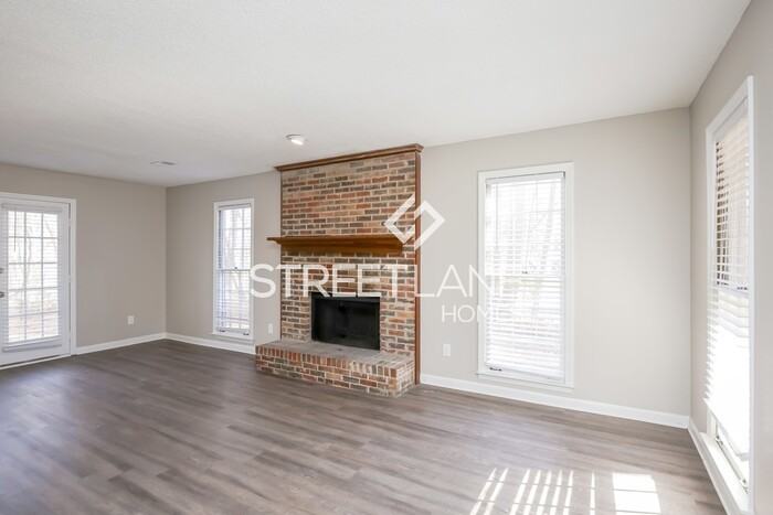 331 Sumter Dr - Photo 2 of 16