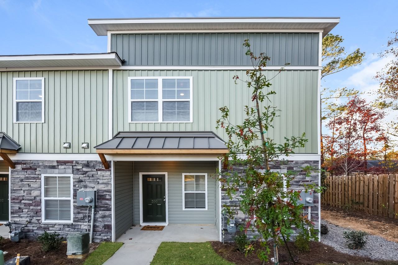 300 High Grove Way