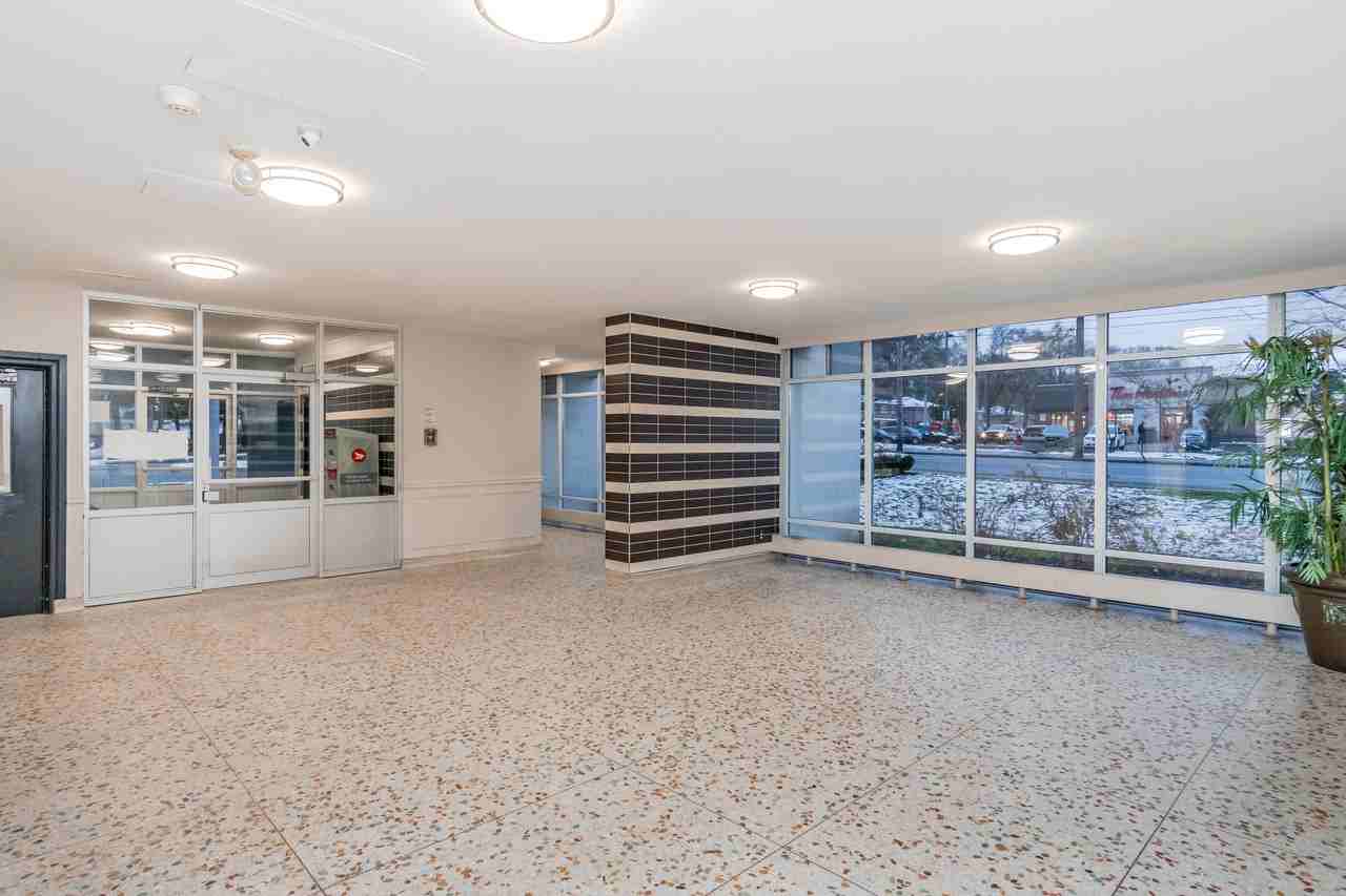 890 Jane Street - Photo 3 of 5